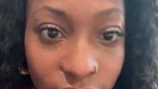 kamillaskiss4